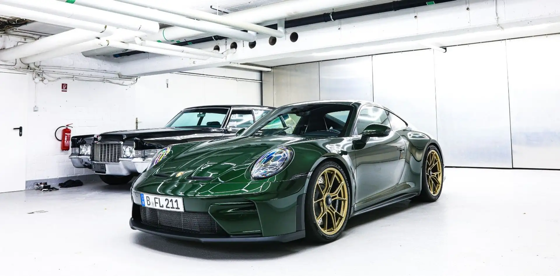Porsche 992 .2 GT3 Touring 4 Seats Manual Oakgreen LIFT Grün - 2