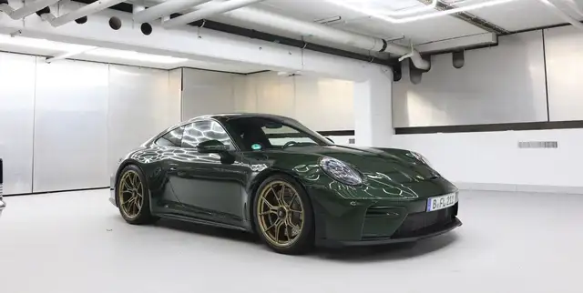 Porsche 992 .2 GT3 Touring 4 Seats Manual Oakgreen LIFT