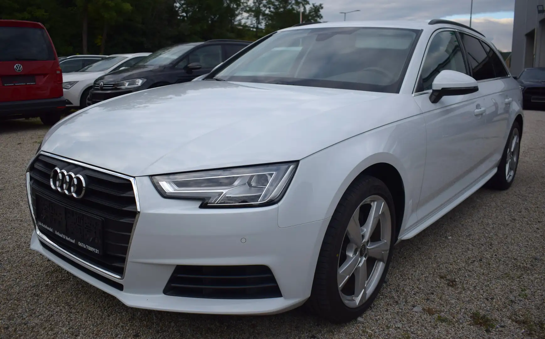 Audi A4 Avant 2,0 TDI Weiß - 1