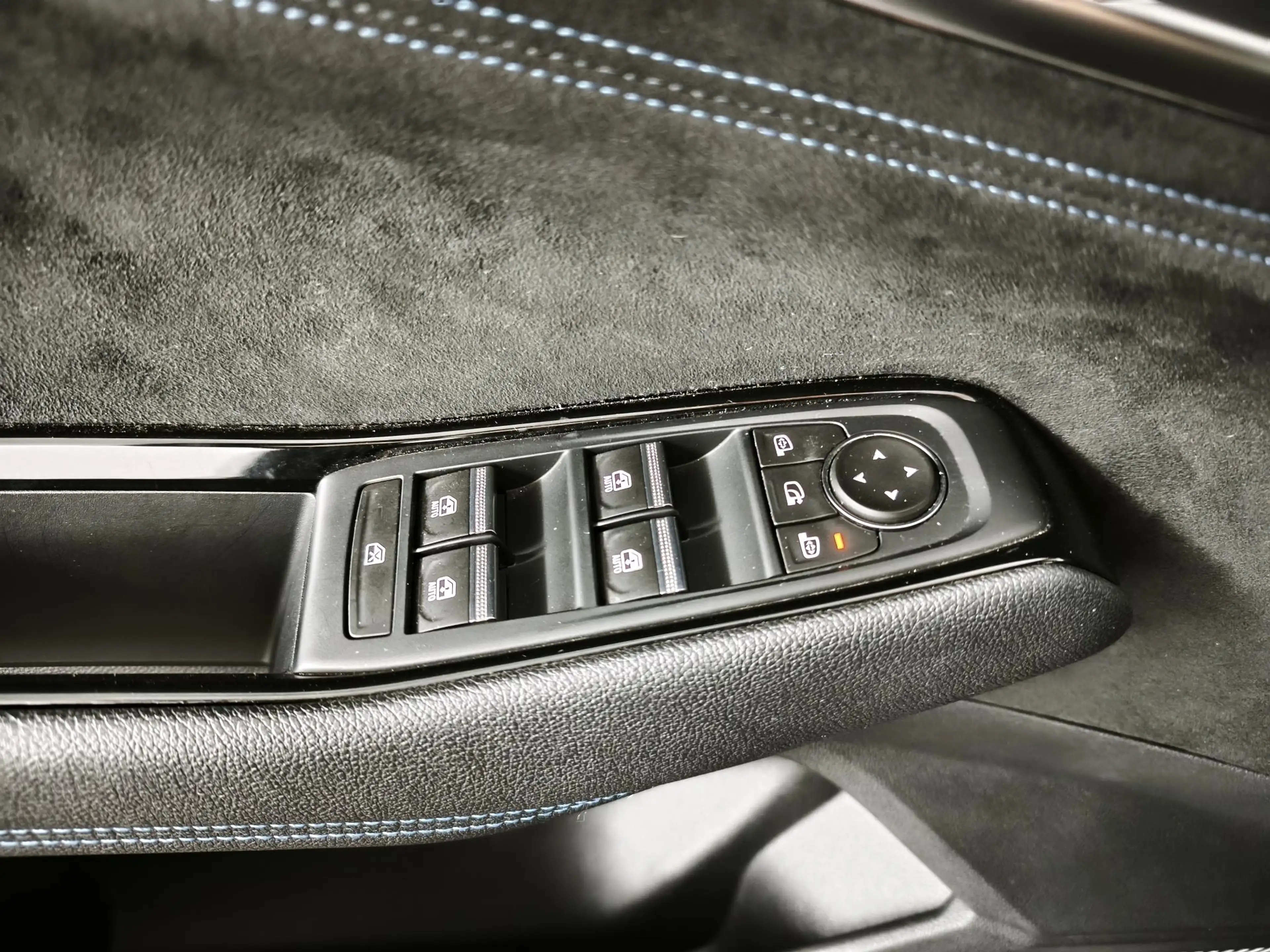 Renault Austral 1.2 E-Tech full hybrid 200 iconic esprit Alpine | — photo 25