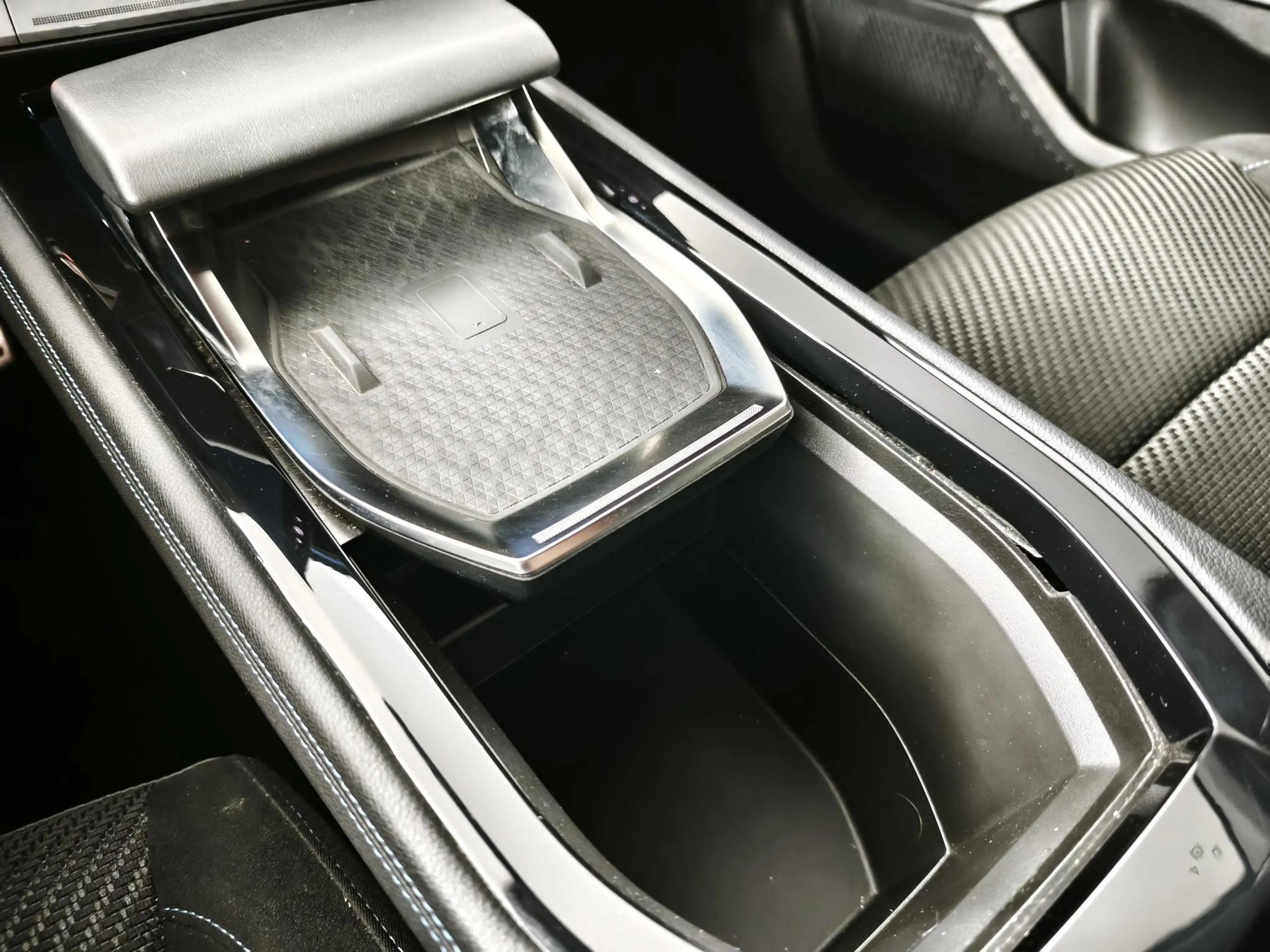 Renault Austral 1.2 E-Tech full hybrid 200 iconic esprit Alpine | — photo 17