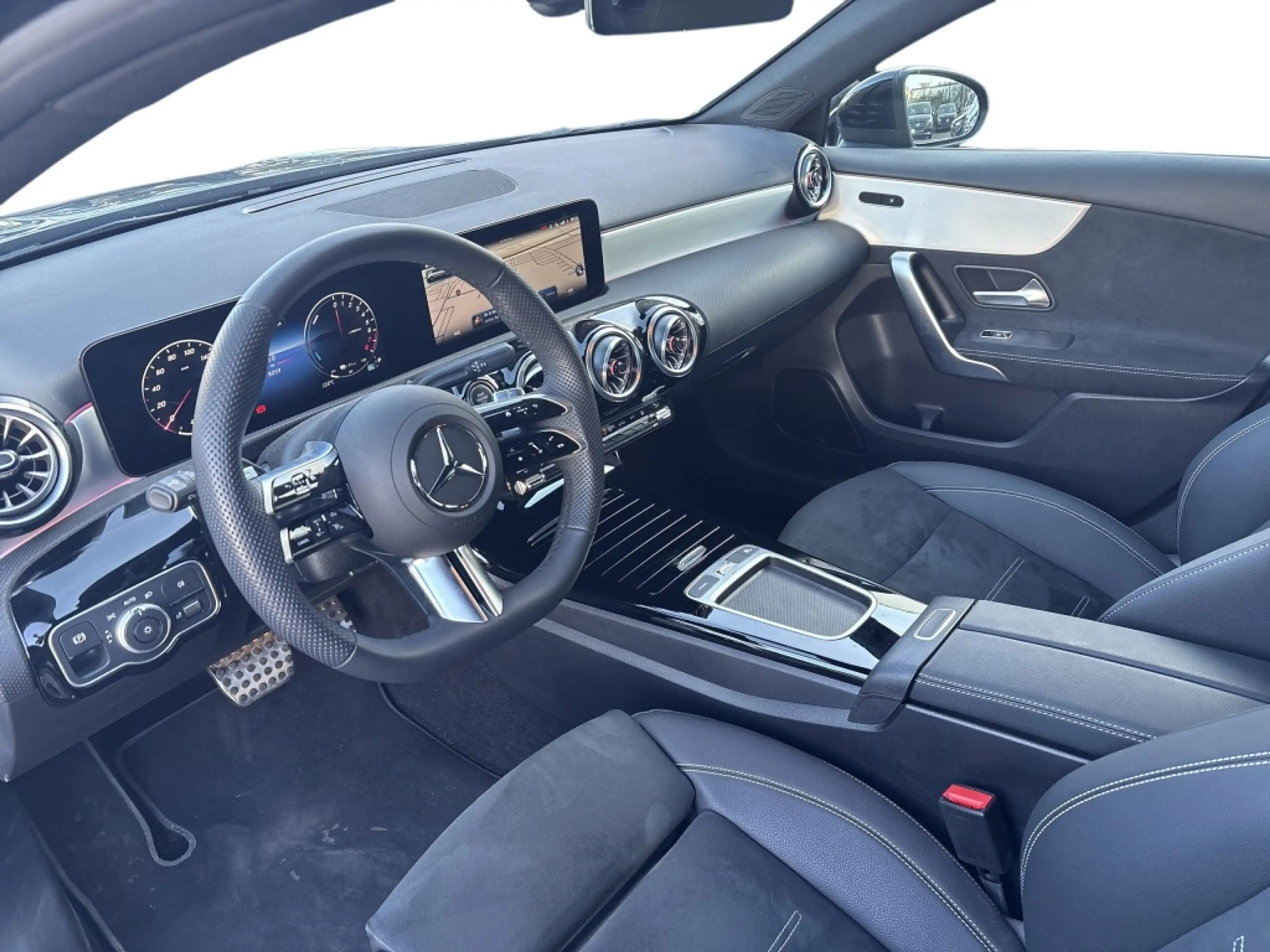 Mercedes-Benz A 250 e AMG AHK Night LED Keyless Sound RFK — photo 9