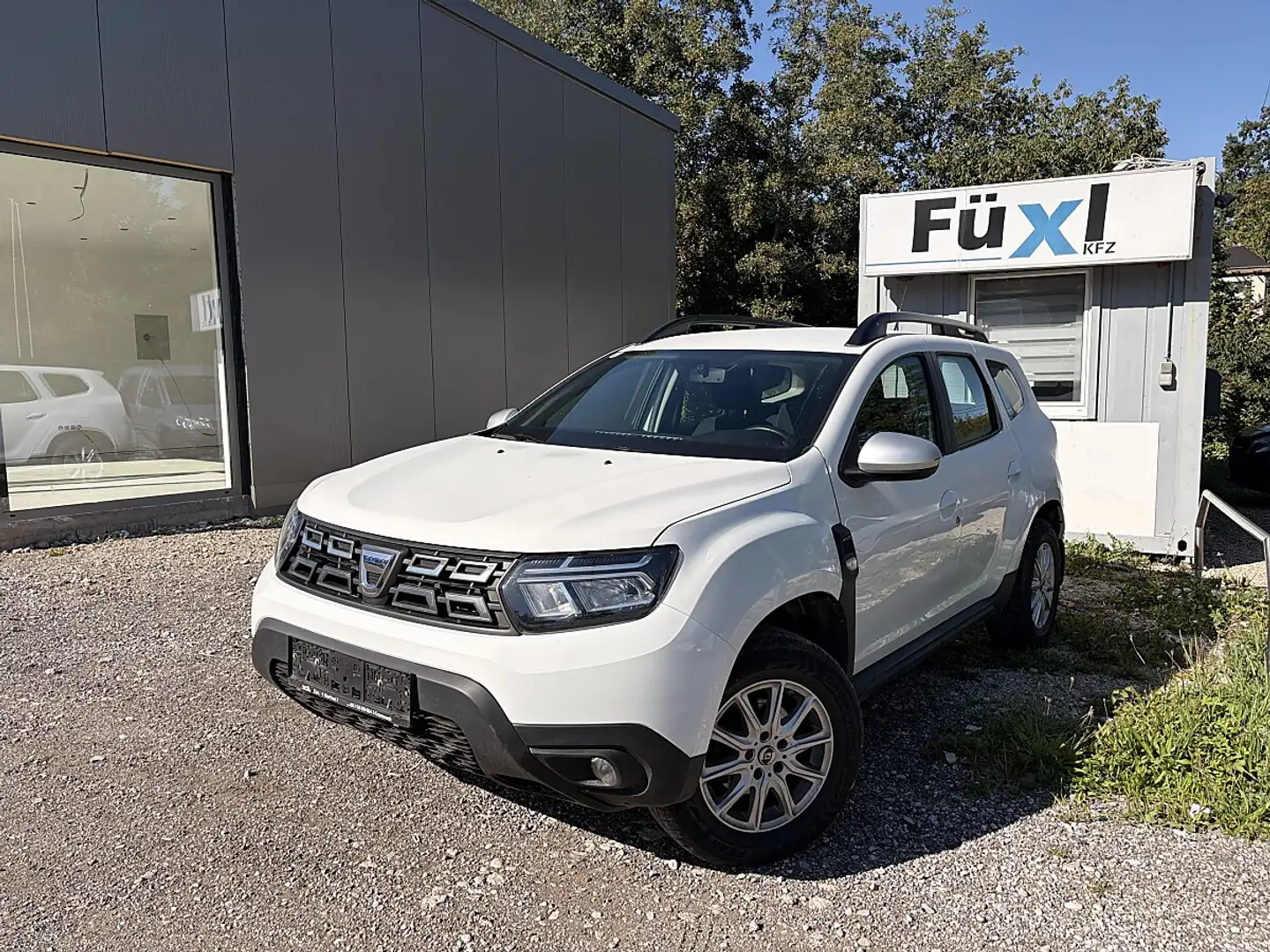 Dacia Duster Blue dCi 115 4WD Comfort Weiß - 1