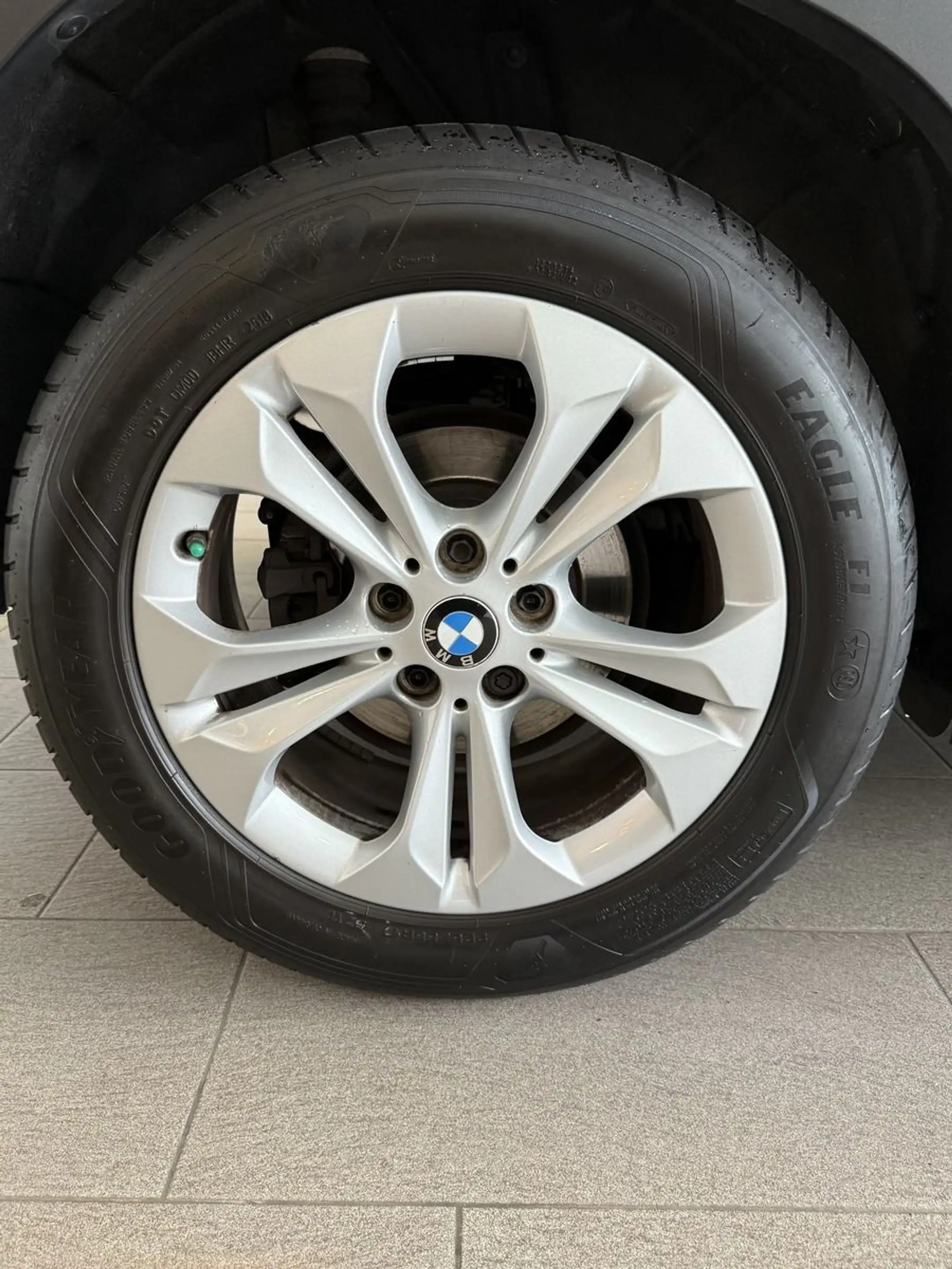 BMW X2 18i sDrive AUTOM NAVI KLIMA LEDER KAMERA PANO — photo 4