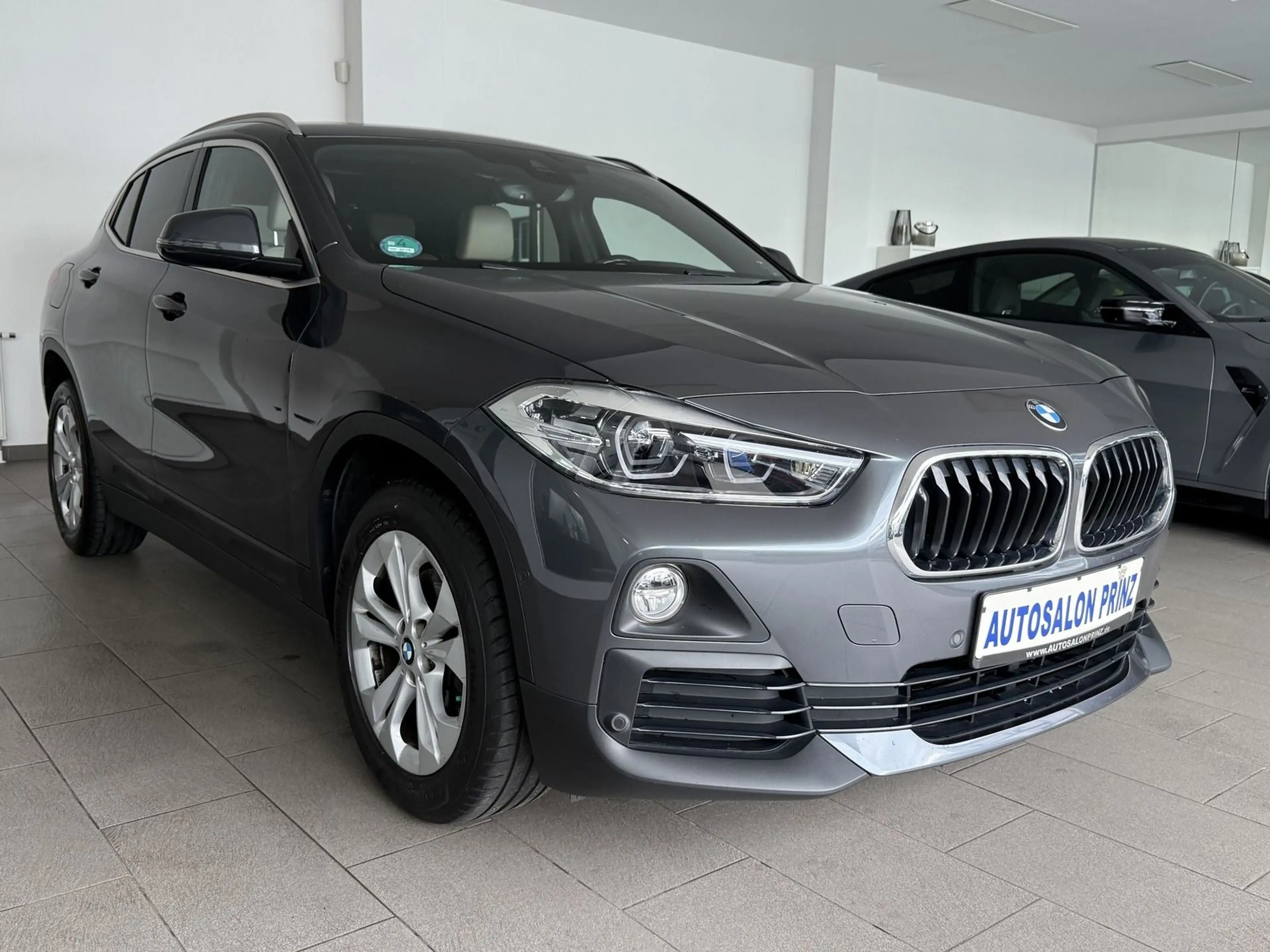 BMW X2 18i sDrive AUTOM NAVI KLIMA LEDER KAMERA PANO — photo 11