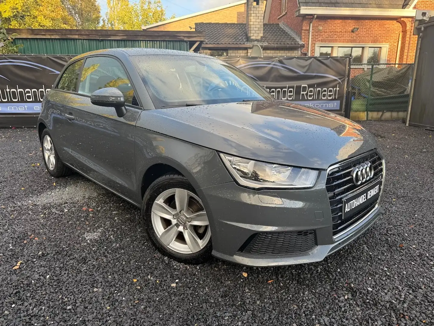 Audi A1 A1 1.0 TFSI ultra, Airco, Navi, Pdc + Garantie Gris - 2