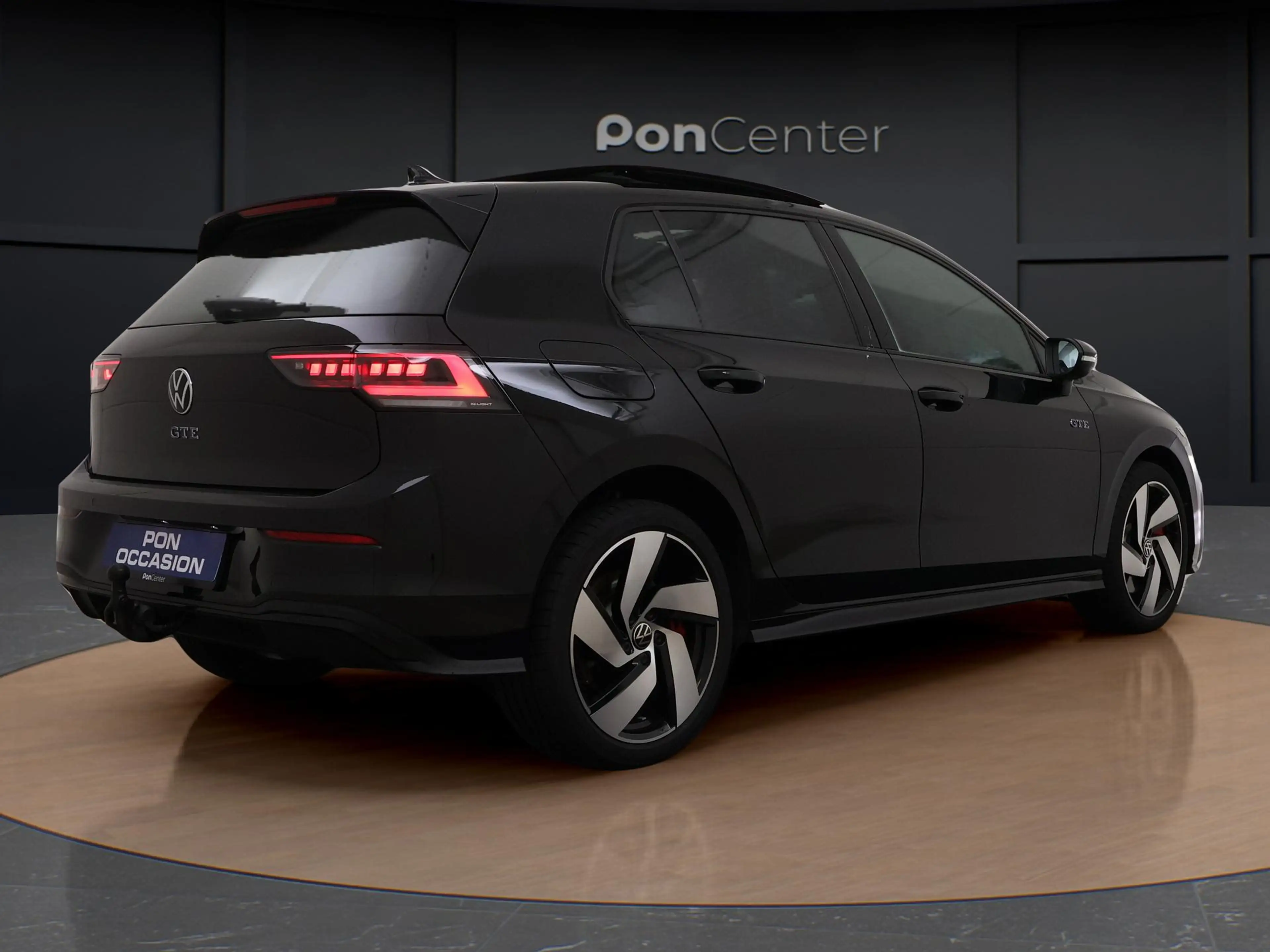 Volkswagen Golf GTE 1.5 eHybrid 272 PK | Pano Dak | Trekhaak | Head-up — photo 5