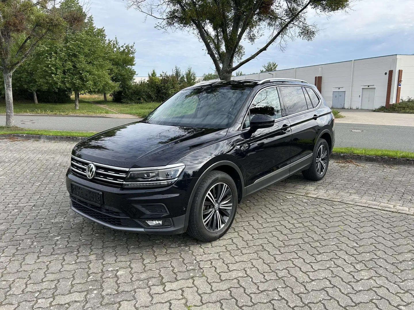 Volkswagen Tiguan Allspace 2.0 TDI SCR IQ.DRIVE - 1