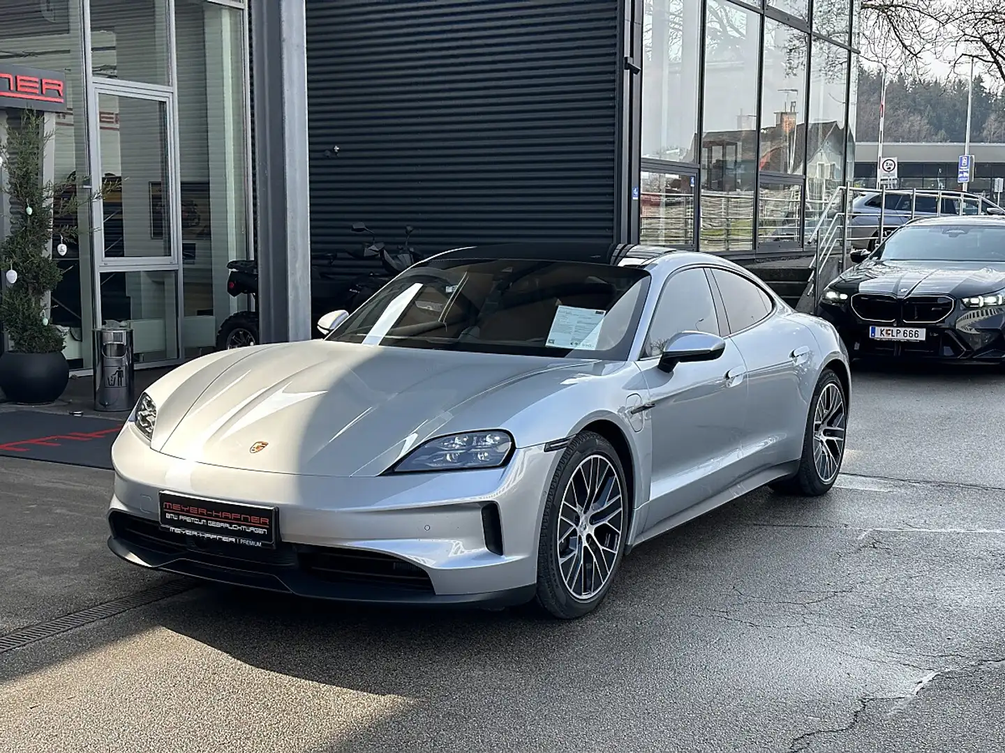Porsche Taycan Performance Batterie Plus / Massage / Soft Clos... Silber - 1