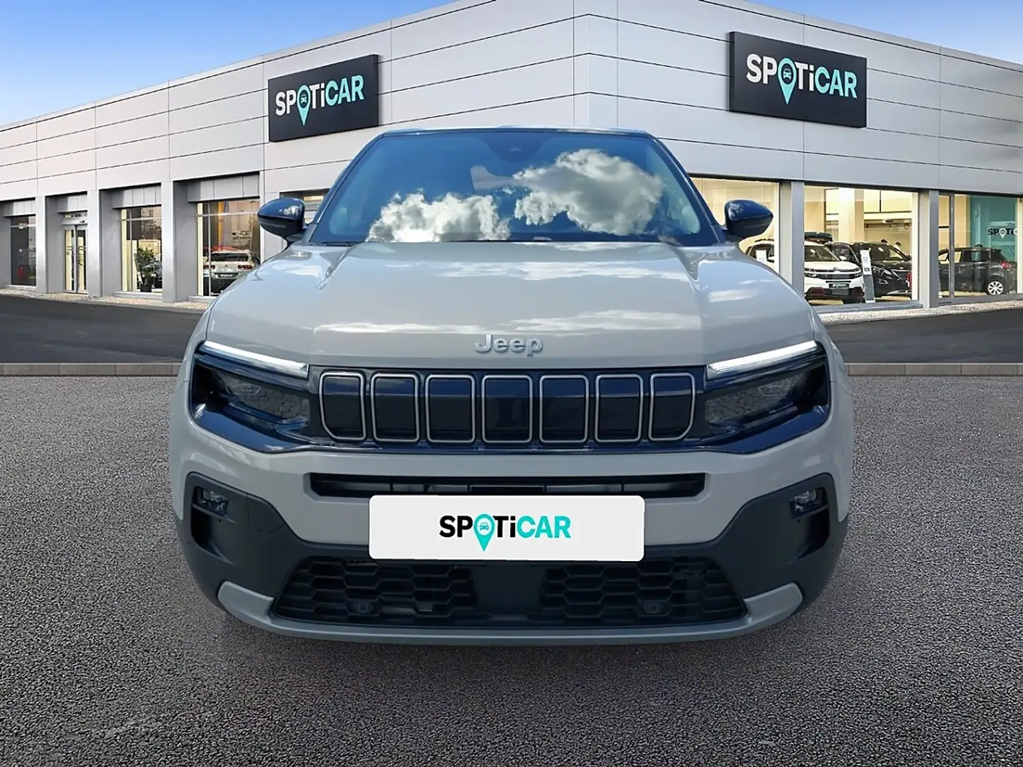 Jeep Avenger 1.2 e-Hybrid Summit e-DCT6 Grau - 2
