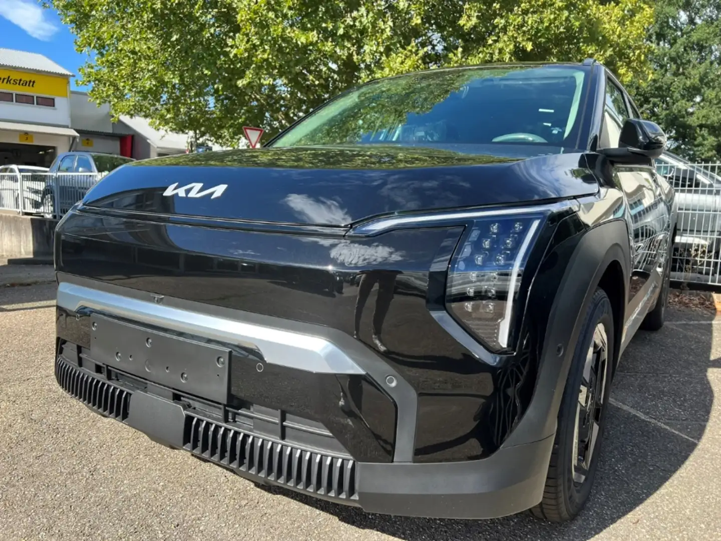Kia EV3 58,3-kWh EARTH WIC BUS UPG DWP Navi Digitales Cock Noir - 2