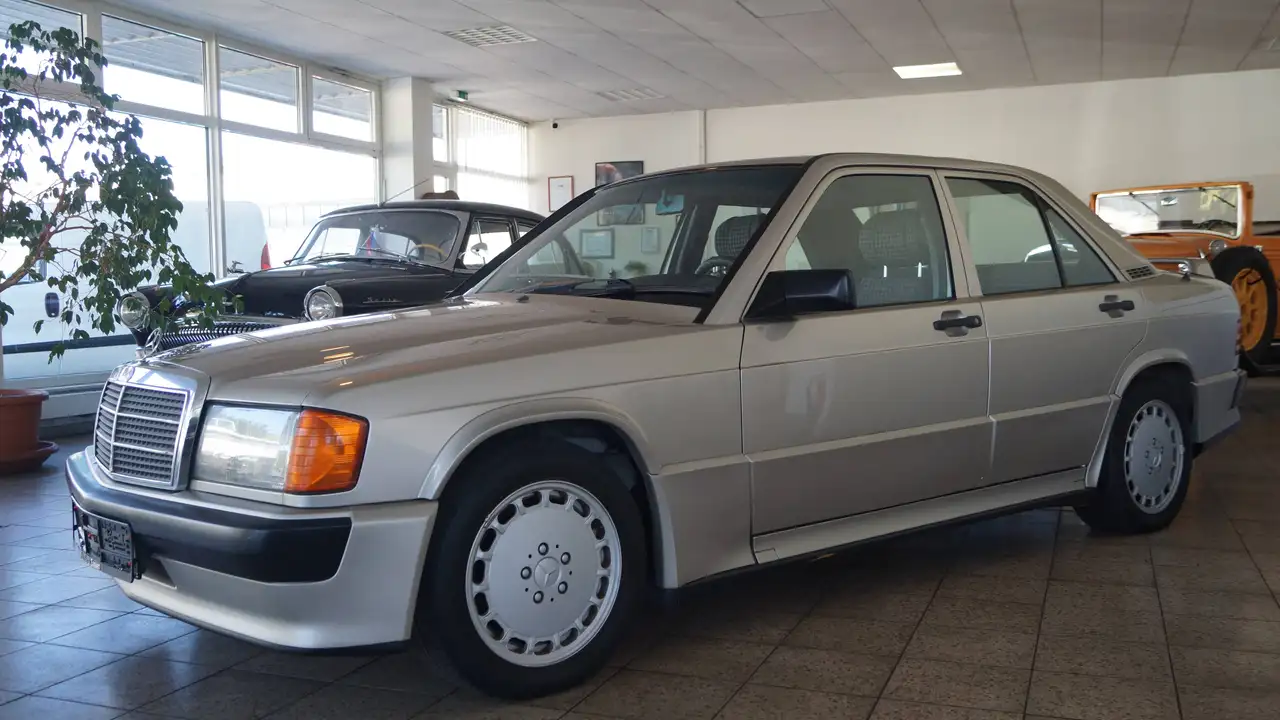 Mercedes-Benz 190 E 2.5-16V, foto 1