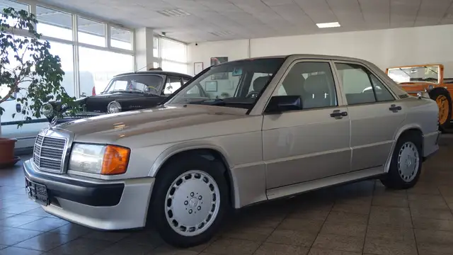 Mercedes-Benz 190 190 E 2.5-16V