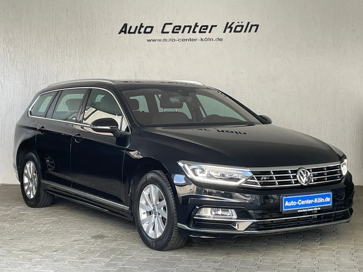 Volkswagen Passat Variant 2.0 TDI SCR DSG Comfortline*R-LINE* Schwarz - 2