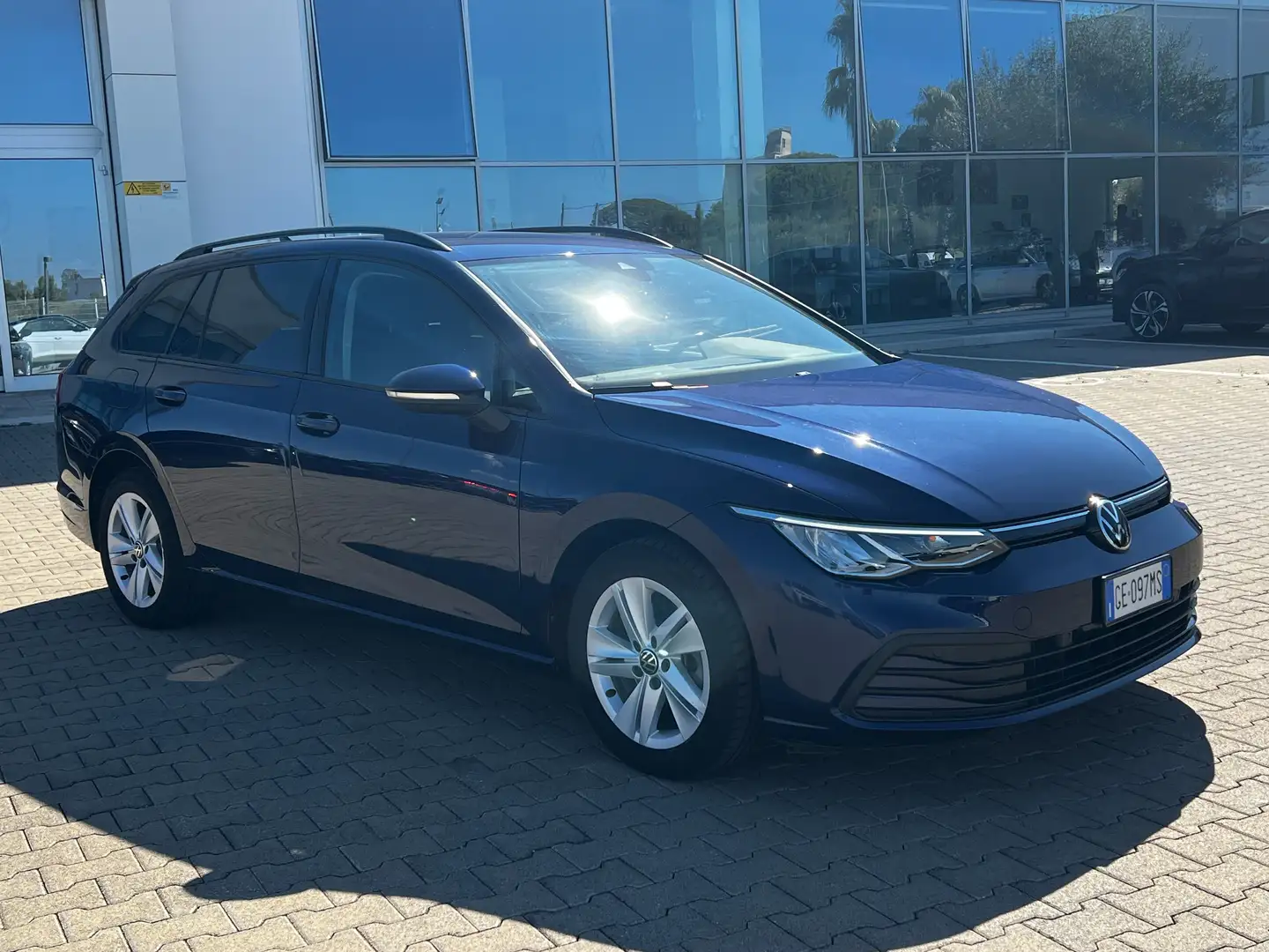 Volkswagen Golf Variant Golf VIII 2020 Variant 1.5 tgi Life 130cv dsg Blu/Azzurro - 2