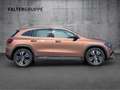 Mercedes-Benz GLA 220 GLA 220 d 4M MOPF+PROGRESSIVE+360+DISTR+AHK+MLED Goud - thumbnail 4