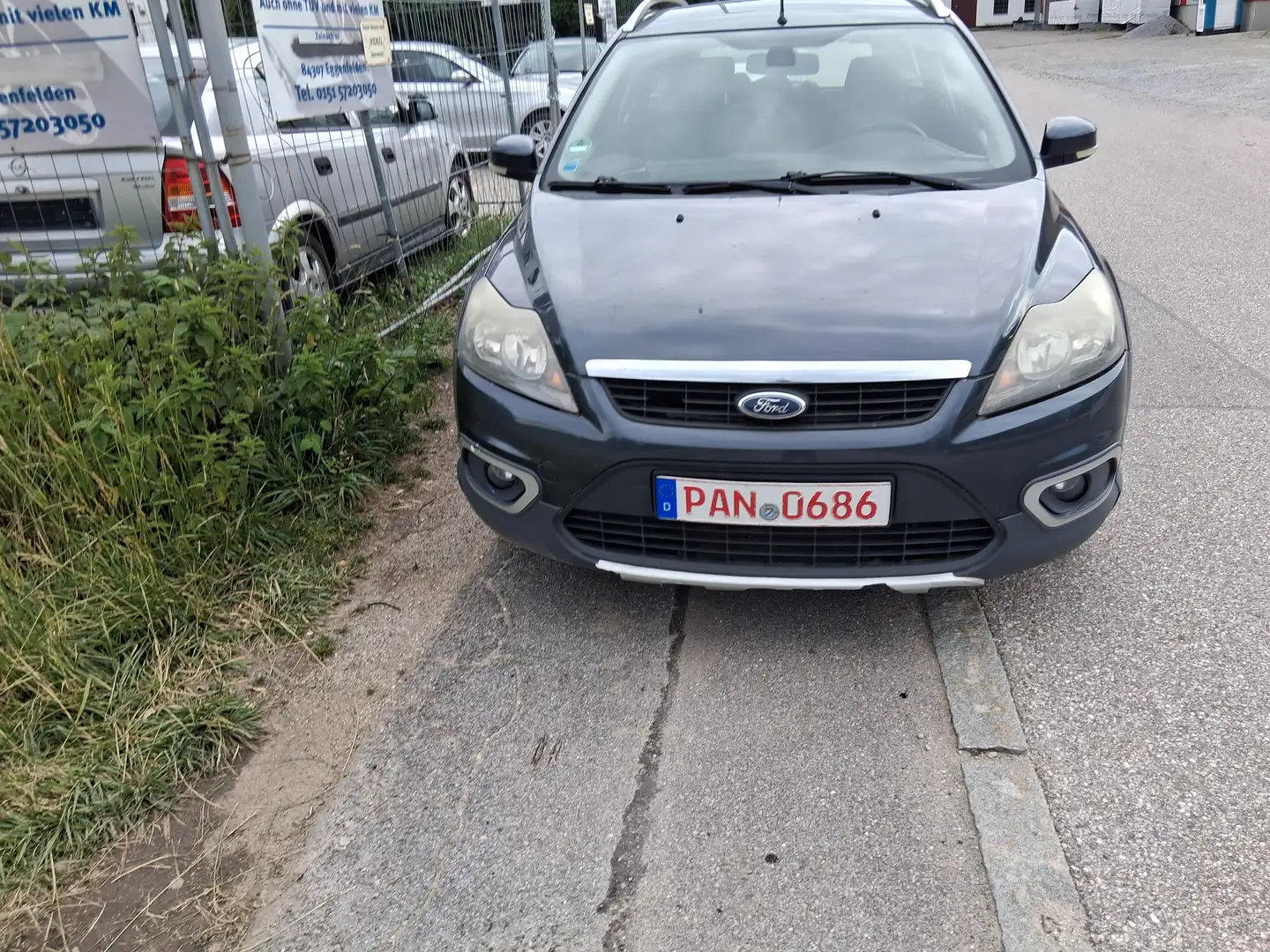 Ford Focus Turnier 1.8 Black Magic Grijs - 1