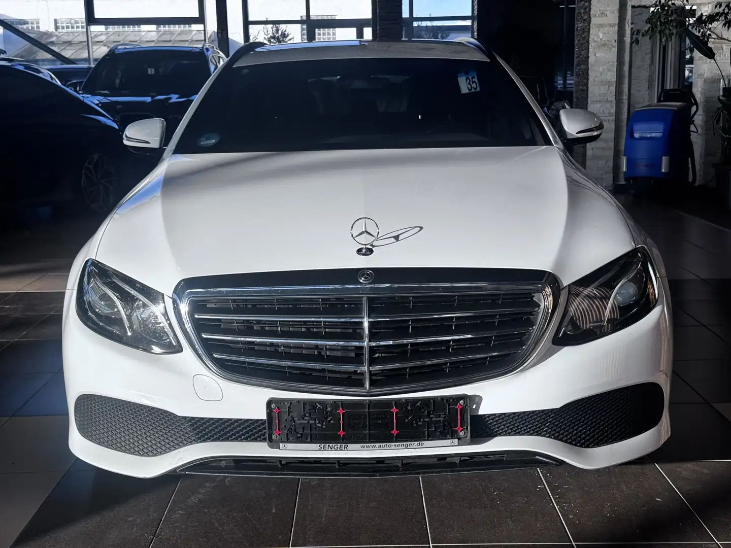 Mercedes-Benz E 220 d Sport-Style-Paket R.Cam LED Luftferung Weiß - 2