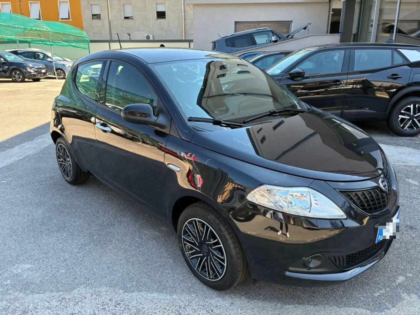 Lancia Ypsilon 1.0 FireFly 5 porte S&S Hybrid Oro Nero - 1