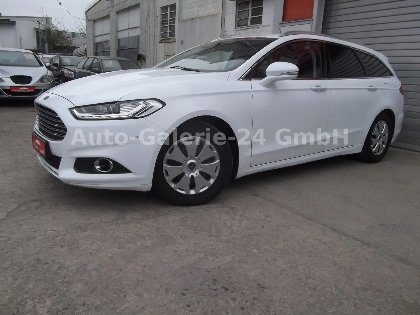 Ford Mondeo Turnier 2,0i Titanium Autom, Navi, LED Weiß - 1