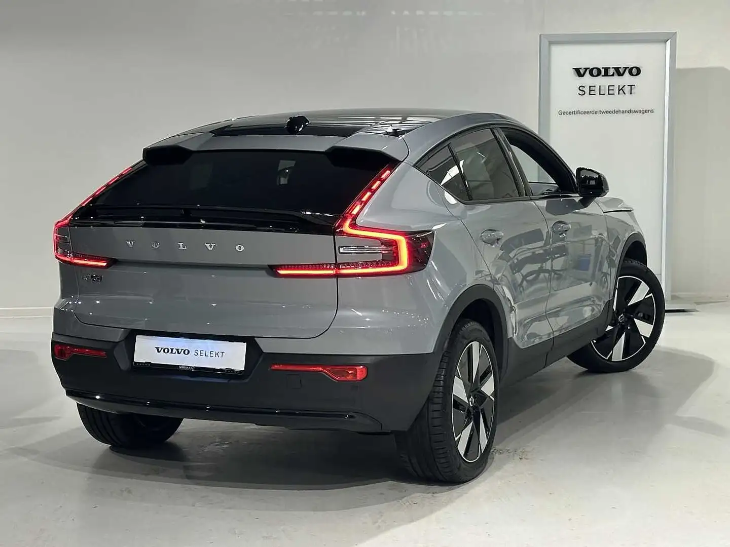 Volvo EC40 Recharge  Extended Range + trekhaak Šedá - 2