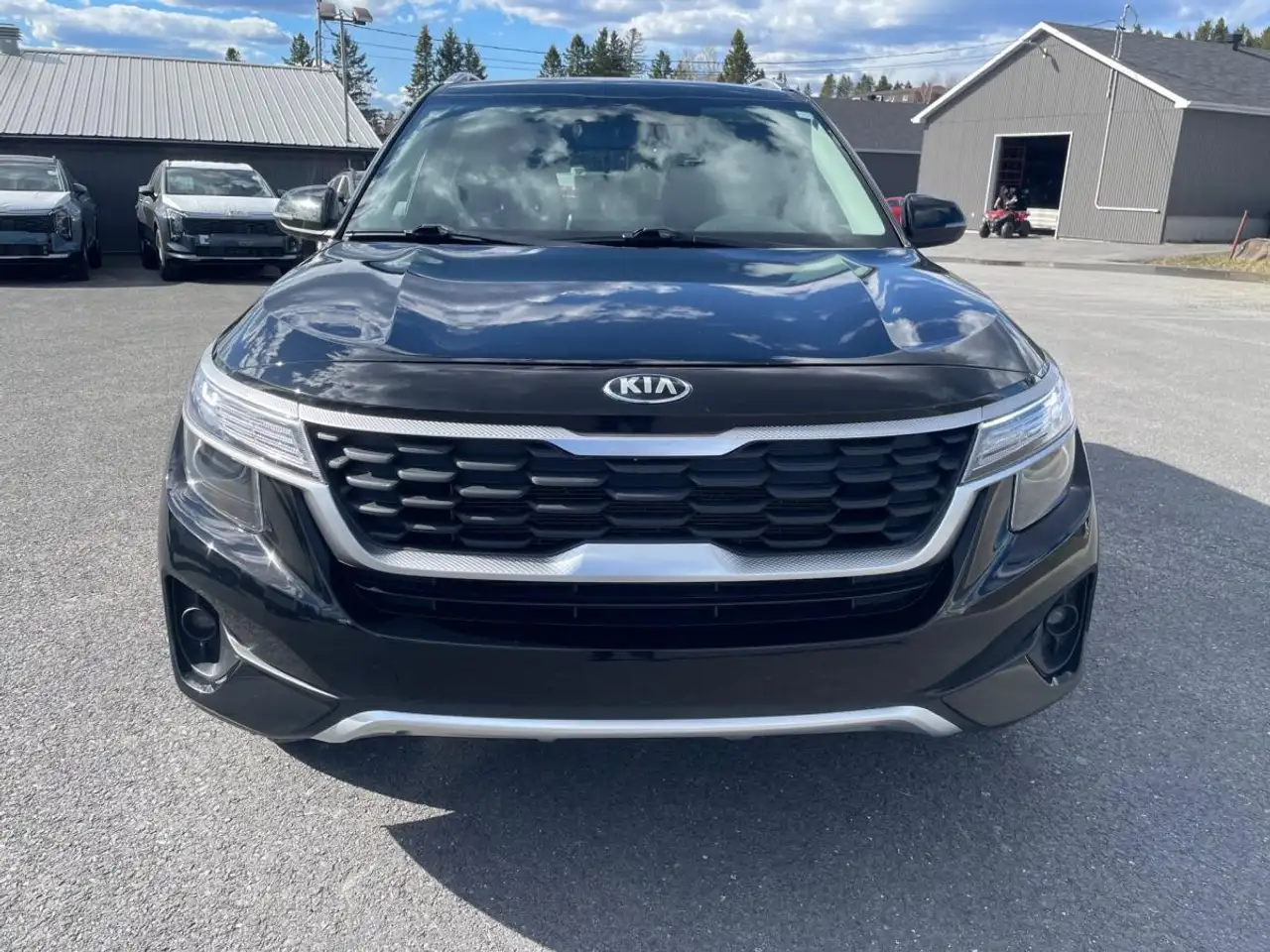 Kia Seltos снимка Kia Seltos