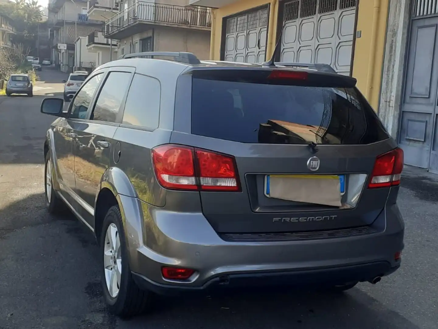 Fiat Freemont vendo fiat freemont 2011 Šedá - 2