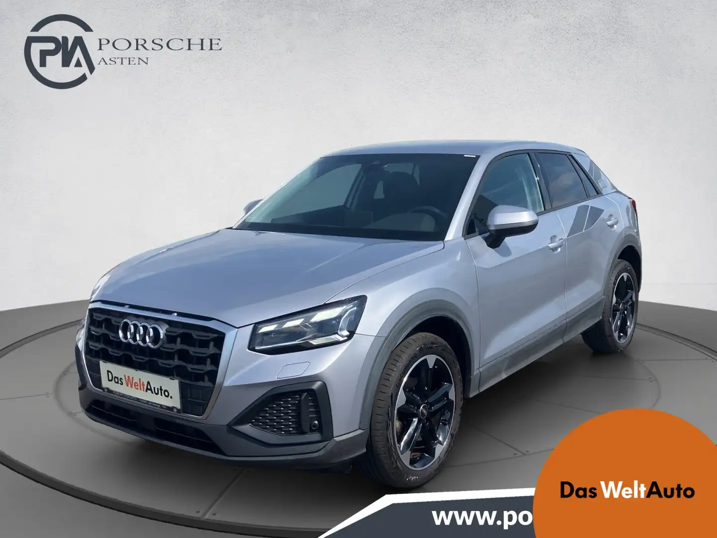 Audi Q2 30 TFSI intense Silber - 1