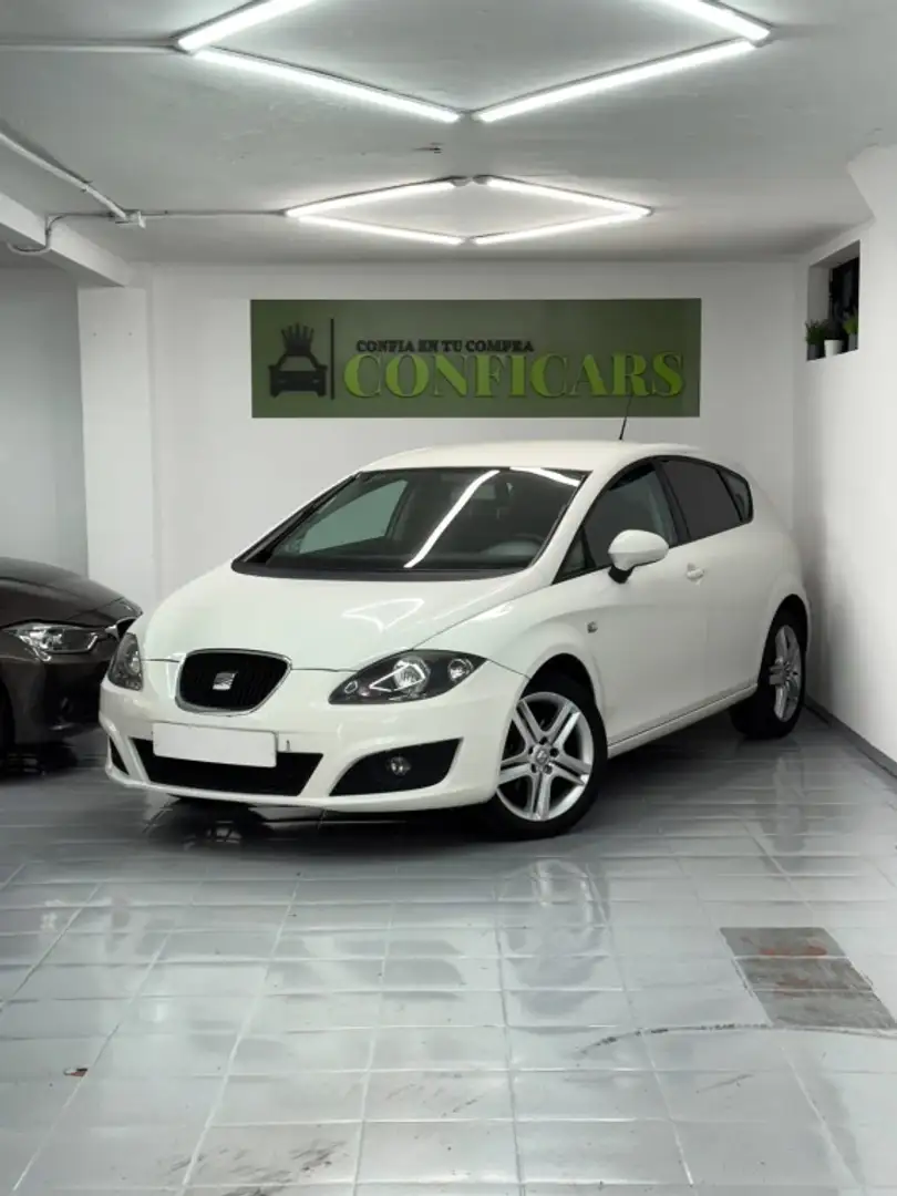 SEAT Leon 1.6TDI CR Style Bianco - 1