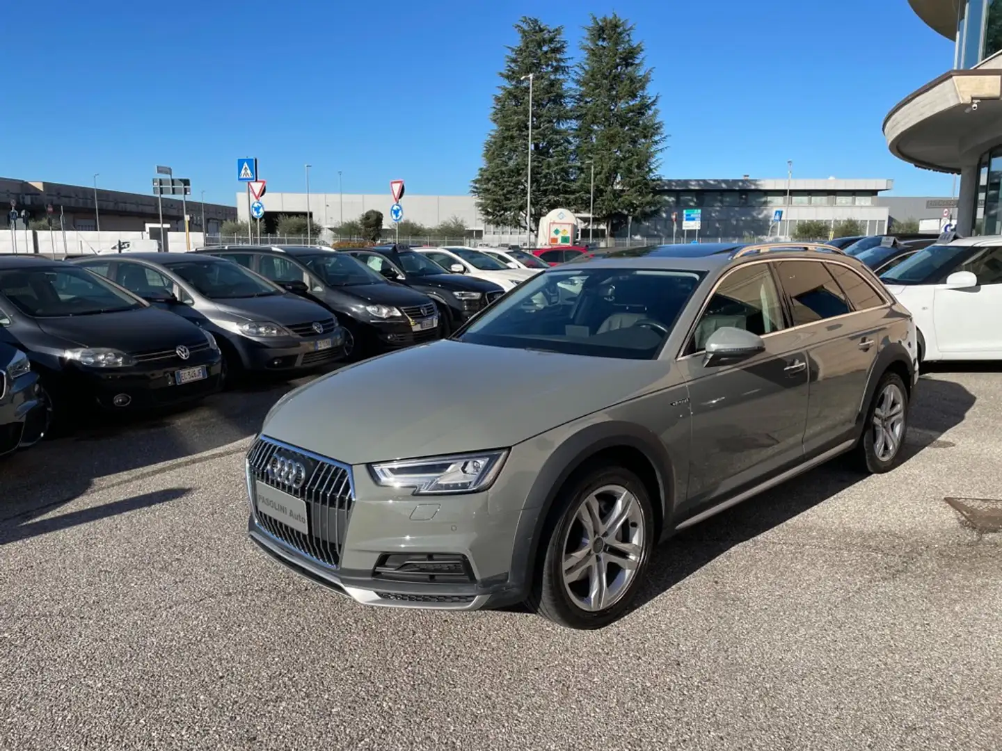 Audi A4 allroad 40 2.0 tdi Business 190cv s-tronic TETTO PANORAMA Gris - 1