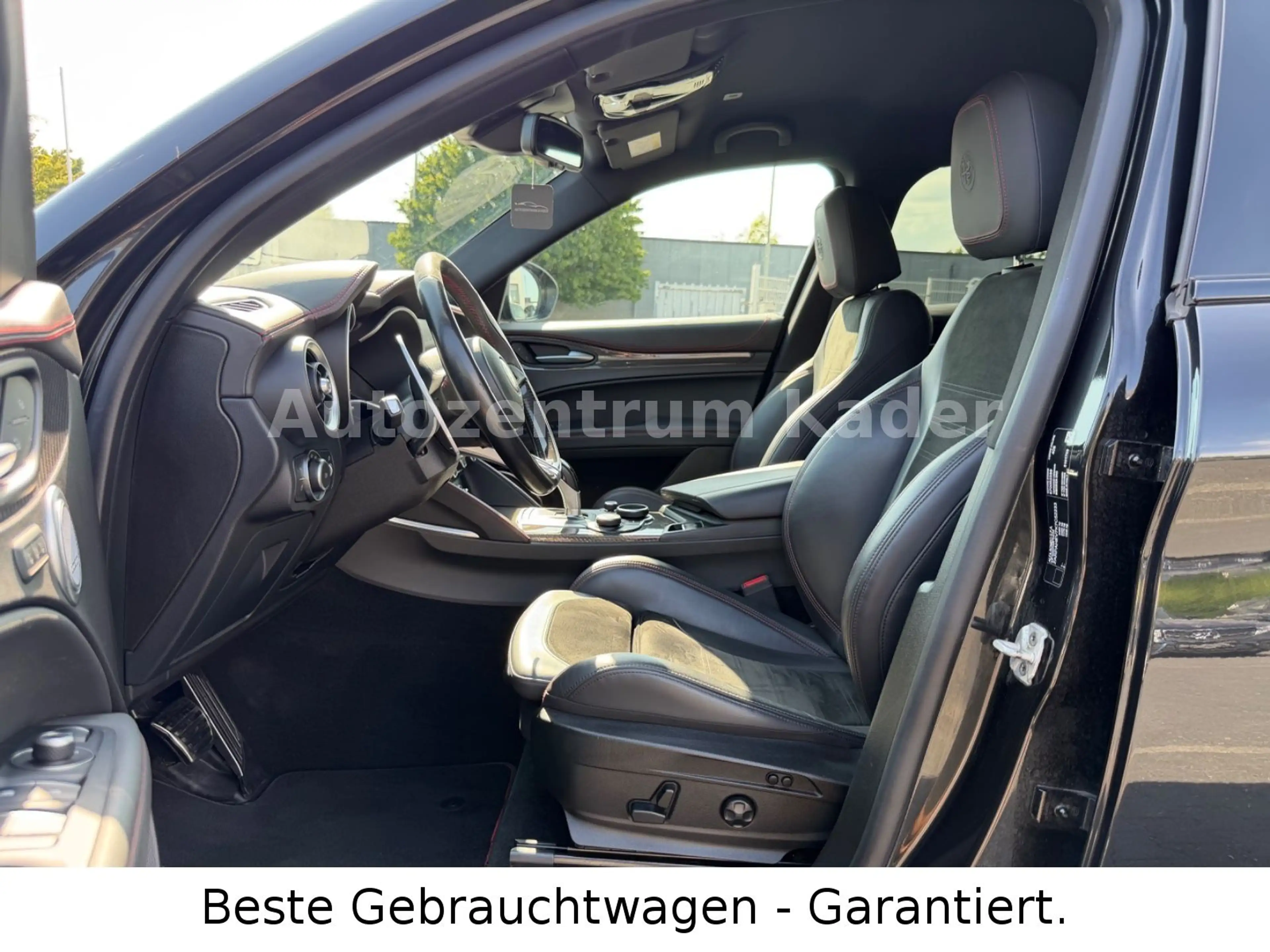 Alfa Romeo Stelvio Quadrifoglio Q4*LED*AHK*Carbon Paket*1.H — photo 15