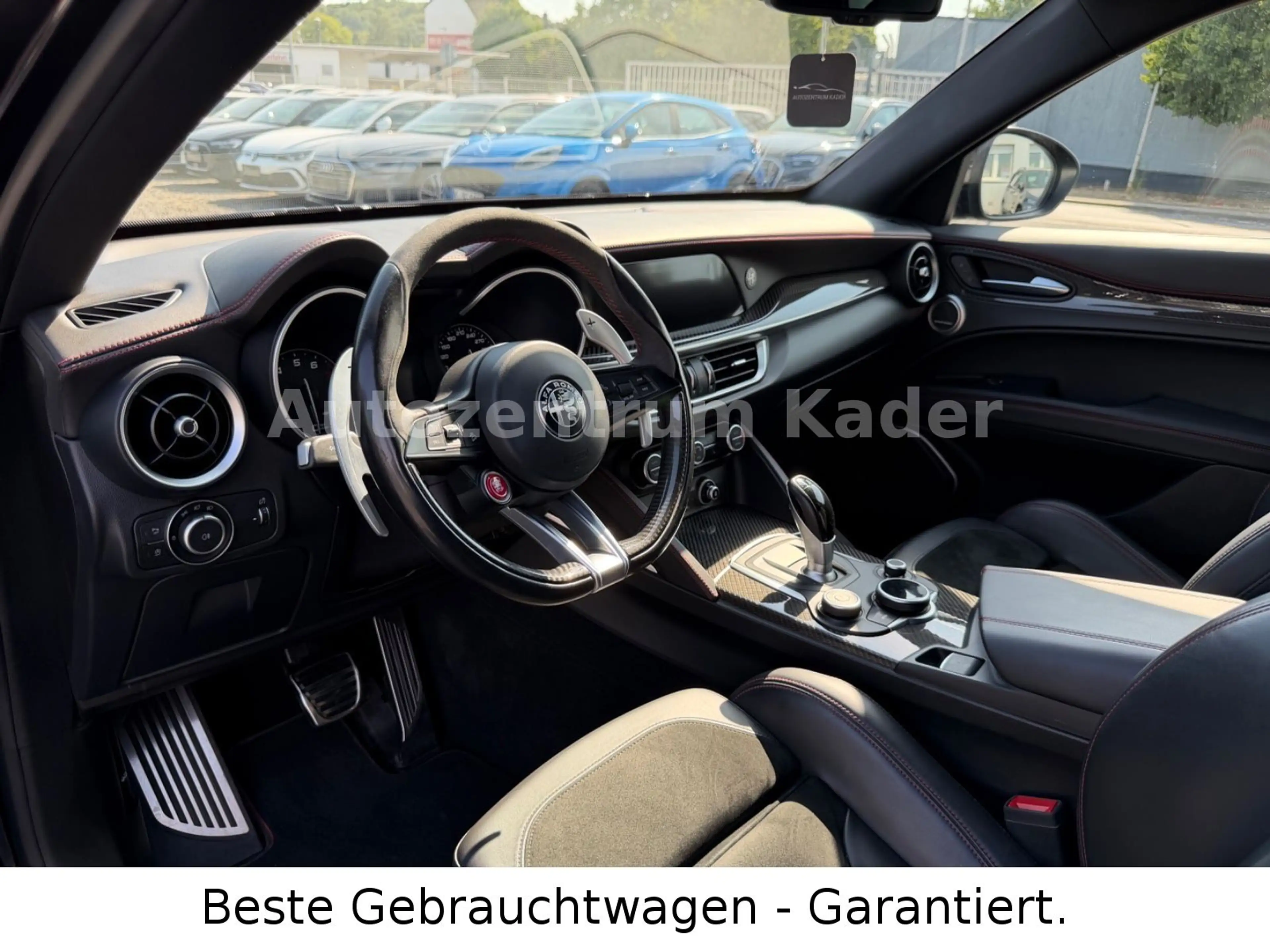 Alfa Romeo Stelvio Quadrifoglio Q4*LED*AHK*Carbon Paket*1.H — photo 14