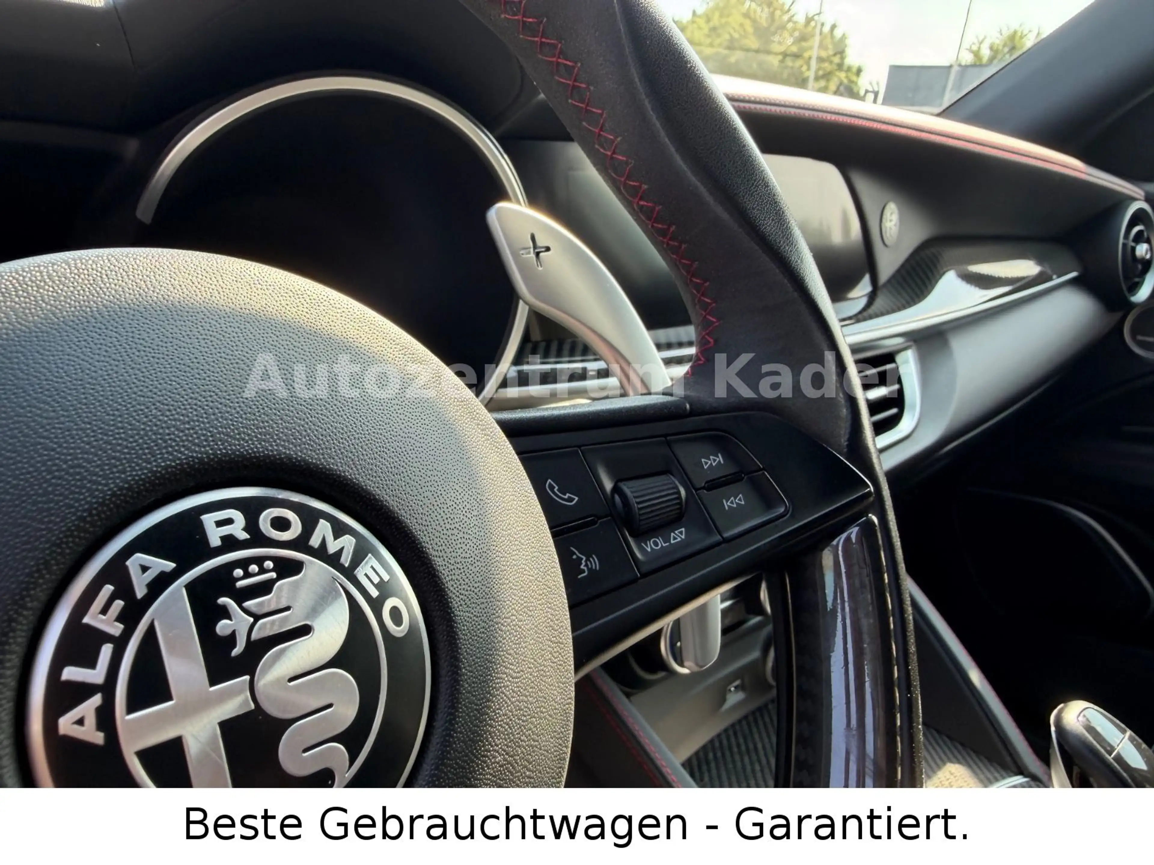 Alfa Romeo Stelvio Quadrifoglio Q4*LED*AHK*Carbon Paket*1.H — photo 12