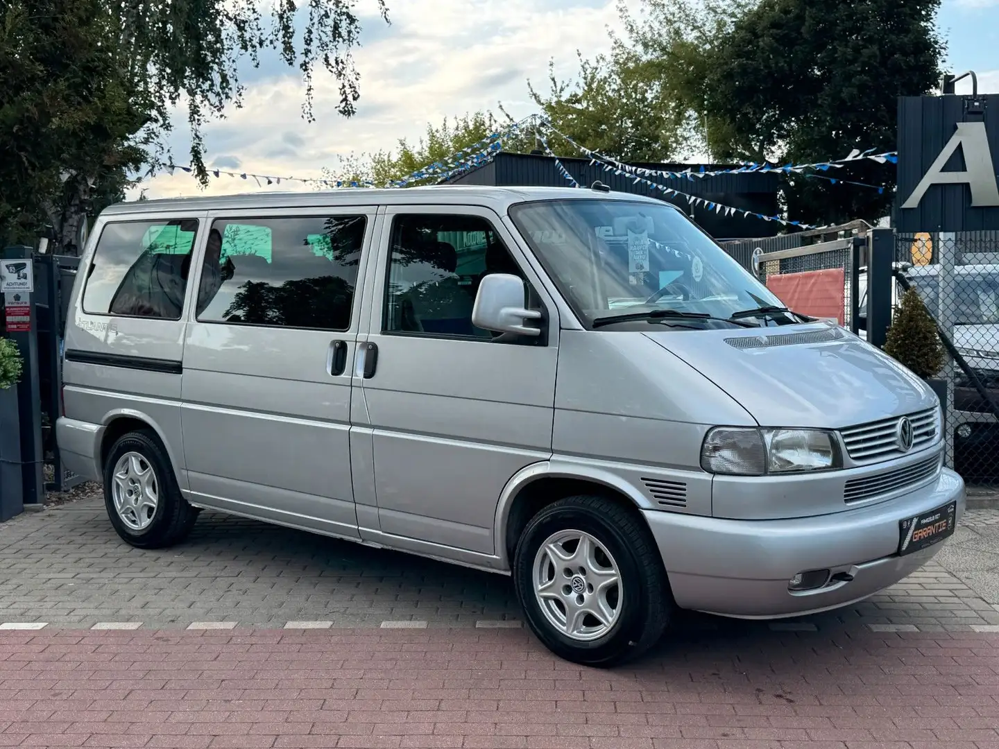 Volkswagen T4 Multivan Atlantis 2.5TDI*KLIMA*AHK*2.HD*TEMP Срібний - 1