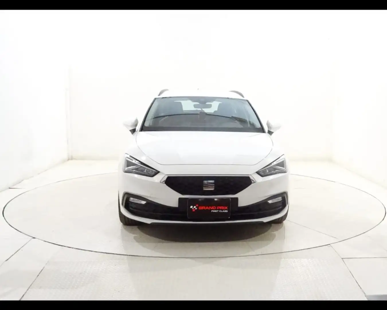 SEAT Leon Sportstourer 1.5 eTSI 150 CV DSG Xcellence Bianco - 1