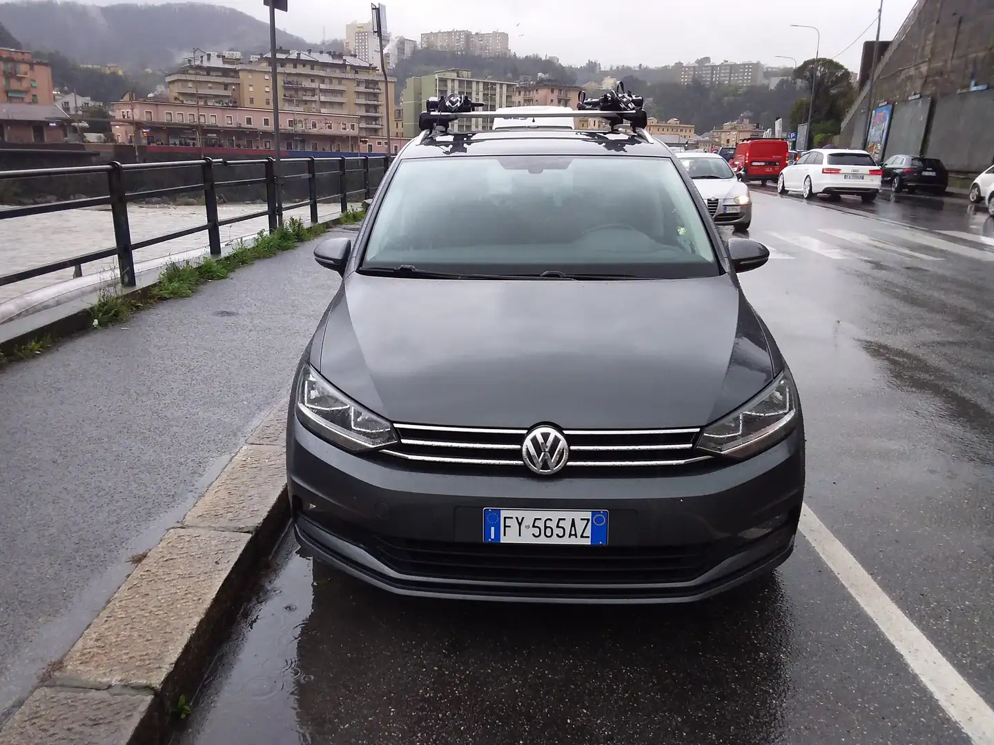 Volkswagen Touran Touran III 2015 2.0 tdi Executive dsg Grigio - 2