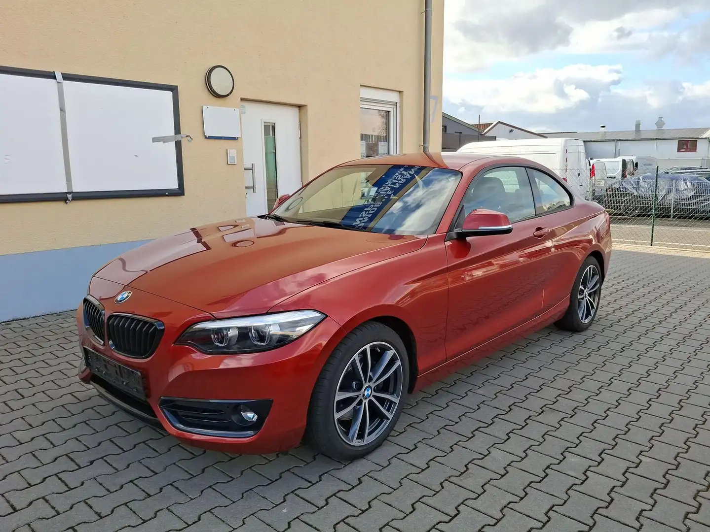 BMW 220 Coupé i Sport Line Business NAVI 8 fach Bereift... Оранжевий - 2
