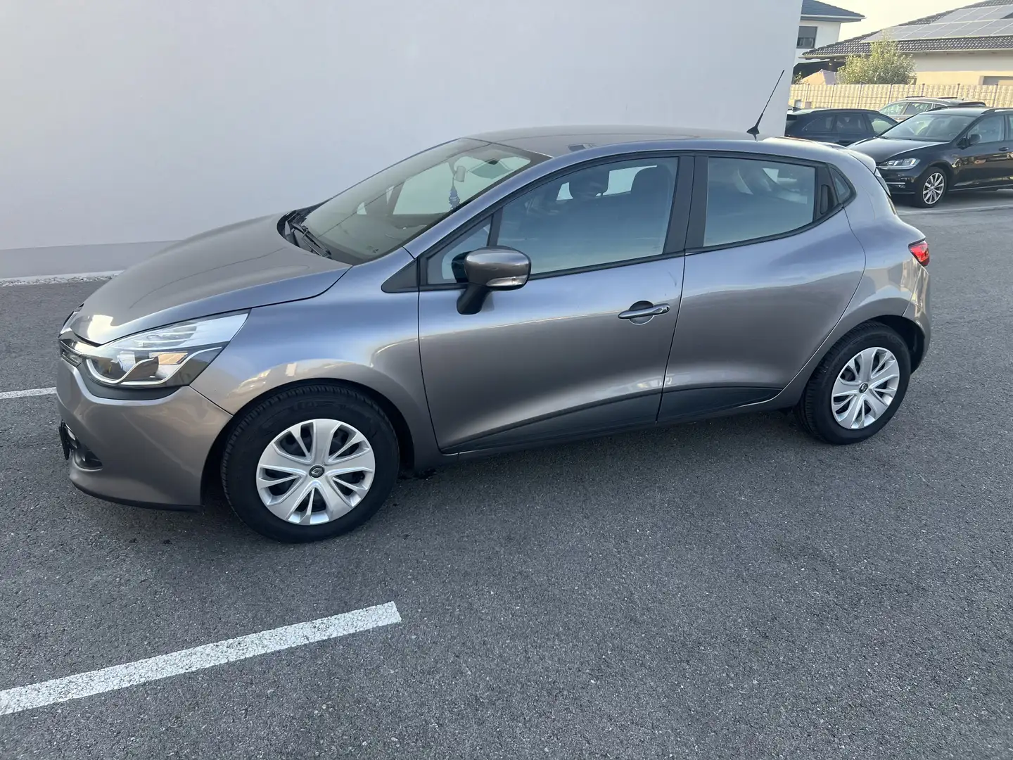 Renault Clio Expression 1,2 16V 75 (Neues ÖAMTC Pickerl) - 2