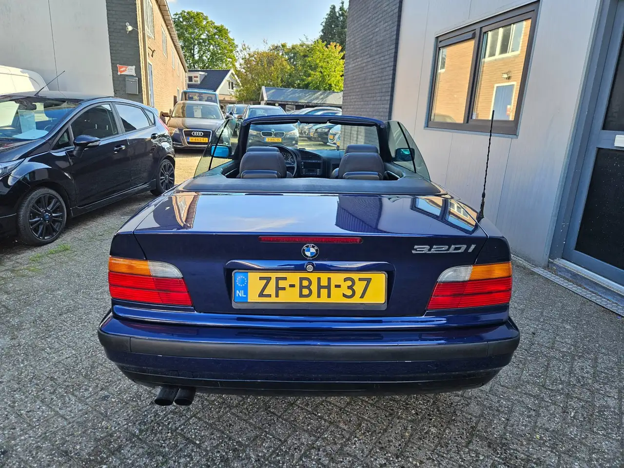 BMW 320 3-serie Cabrio 320i Executive AUT 1999 Zwart|Airco, foto 10