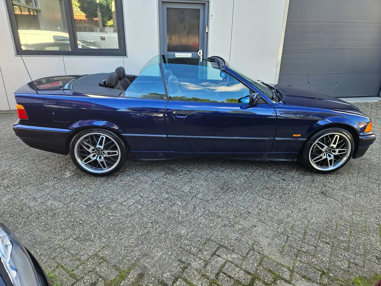 BMW 320 3-serie Cabrio 320i Executive AUT 1999 Zwart|Airco, foto 5