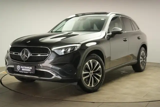Mercedes-Benz GLC view 4