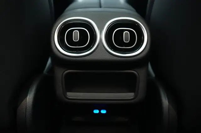 Mercedes-Benz GLC view 12
