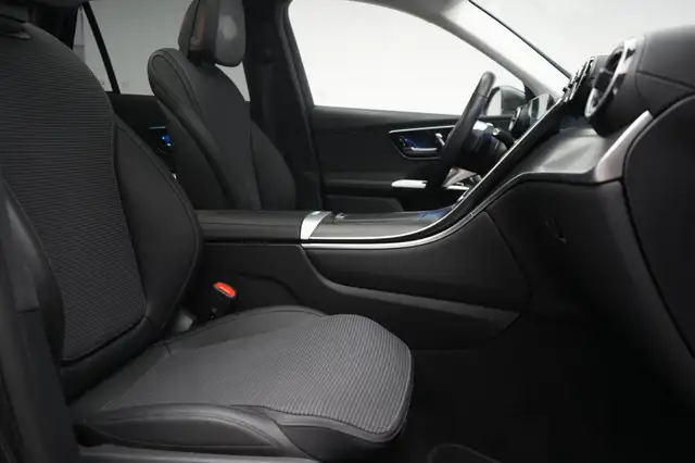 Mercedes-Benz GLC view 8