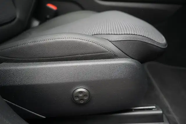 Mercedes-Benz GLC view 10