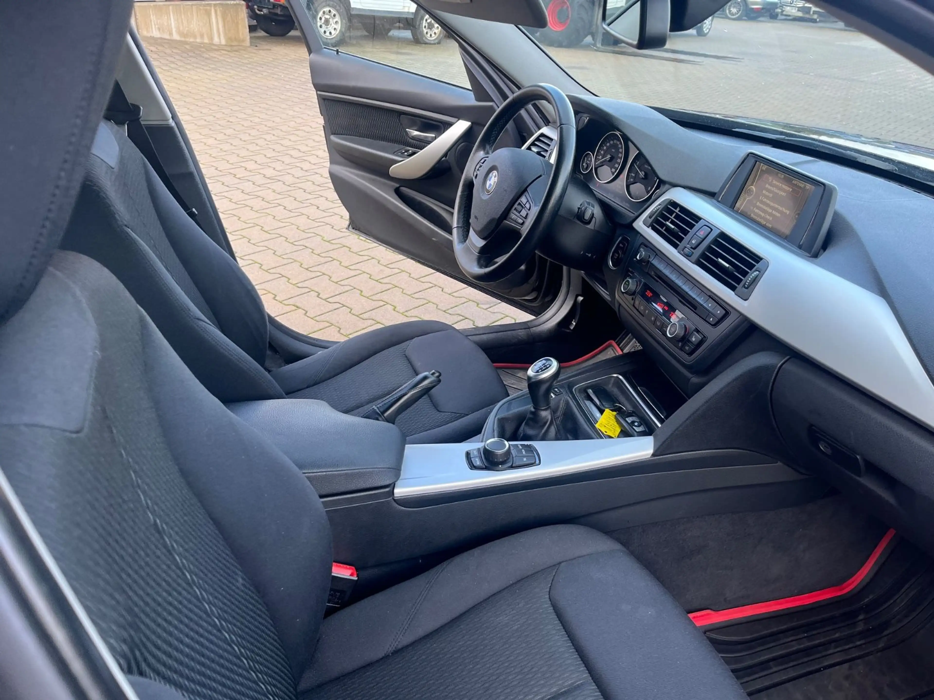 BMW 318 d Limo F30 #Xenon #8-fach — photo 14