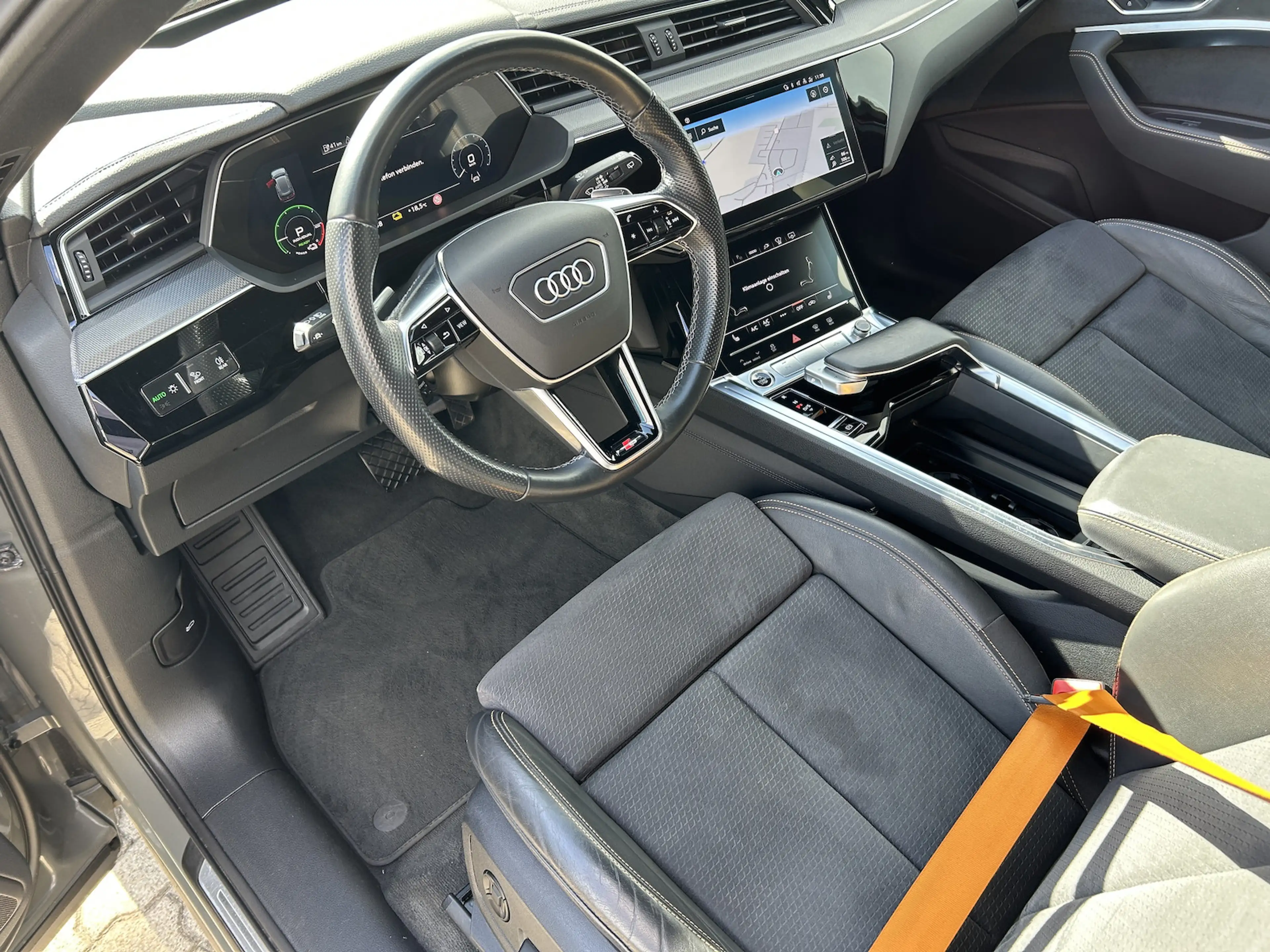Audi e-tron 55 quattro S line Black edition*CCS*95kWh — photo 10