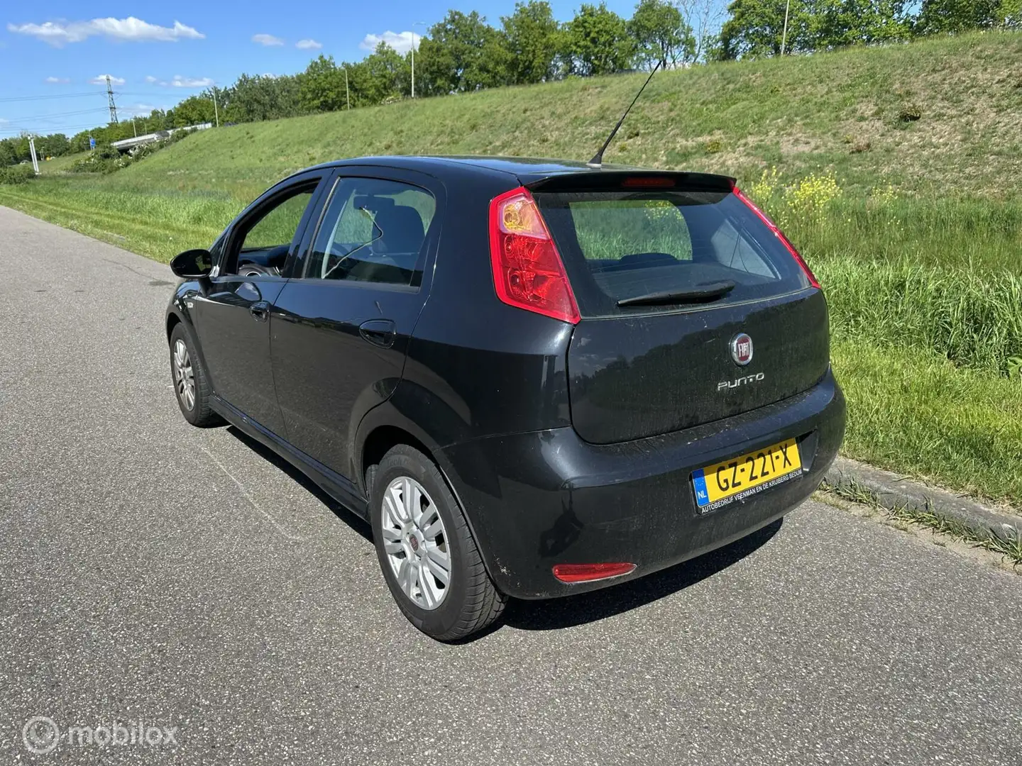 Fiat Punto 1.3 JTD Dynamic Zwart - 2