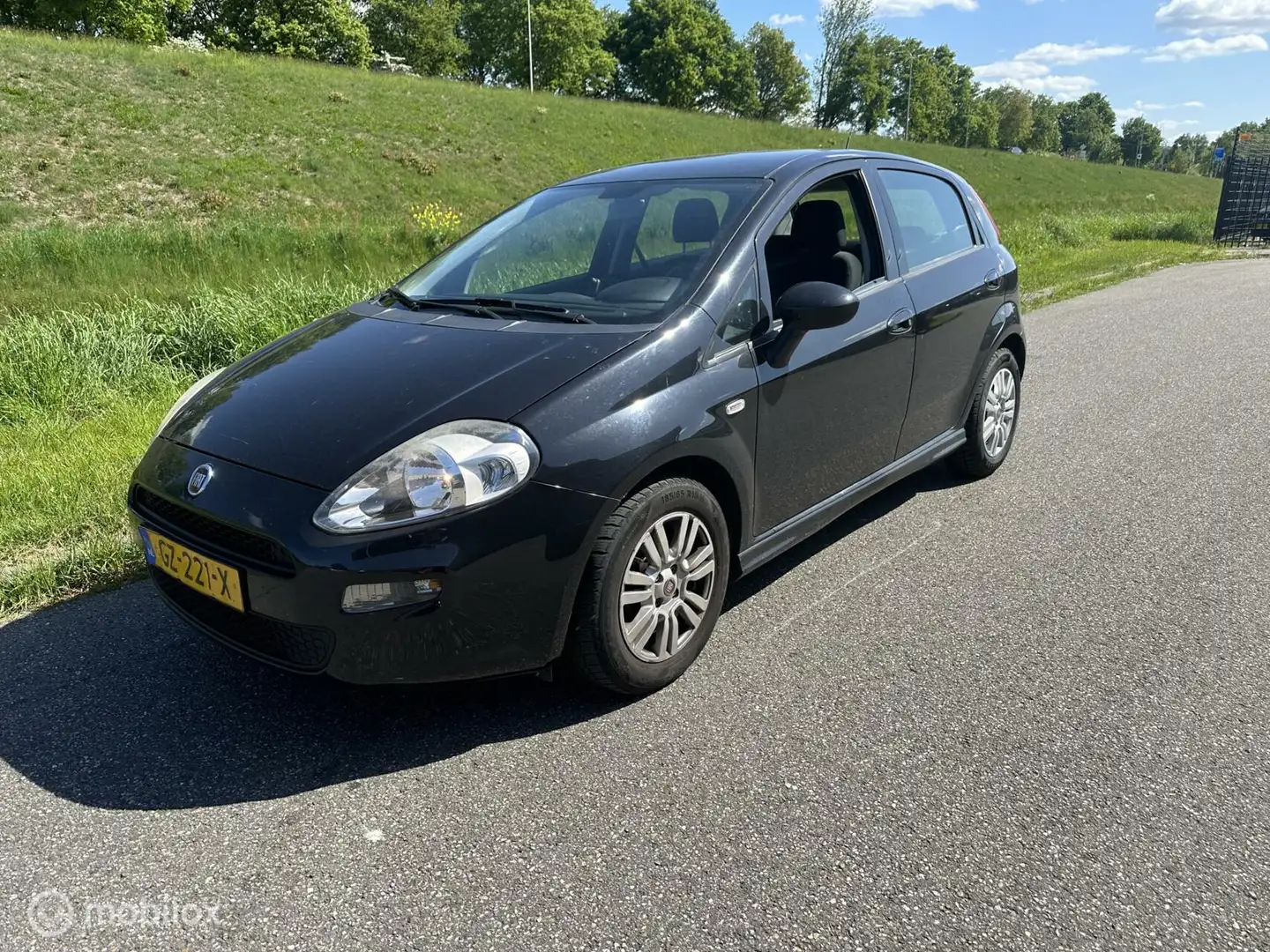 Fiat Punto 1.3 JTD Dynamic Zwart - 1