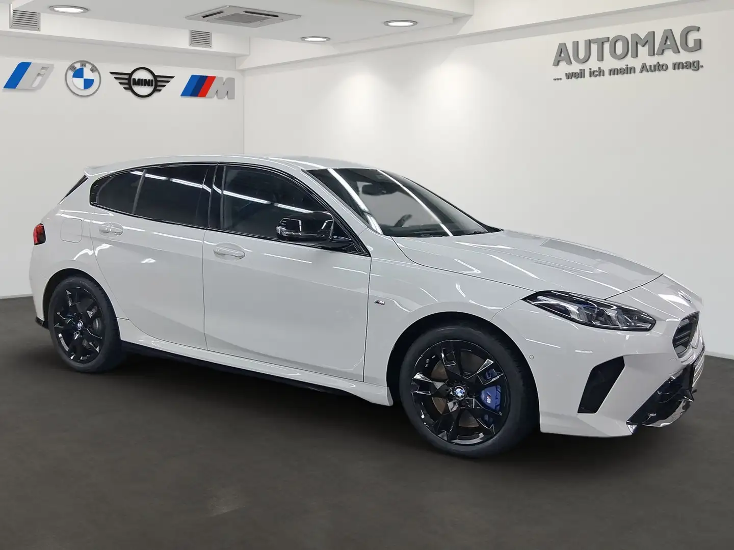 BMW M135 xDrive Head-Up*DrivAssProf*ParkAssPlus*Harman Weiß - 2