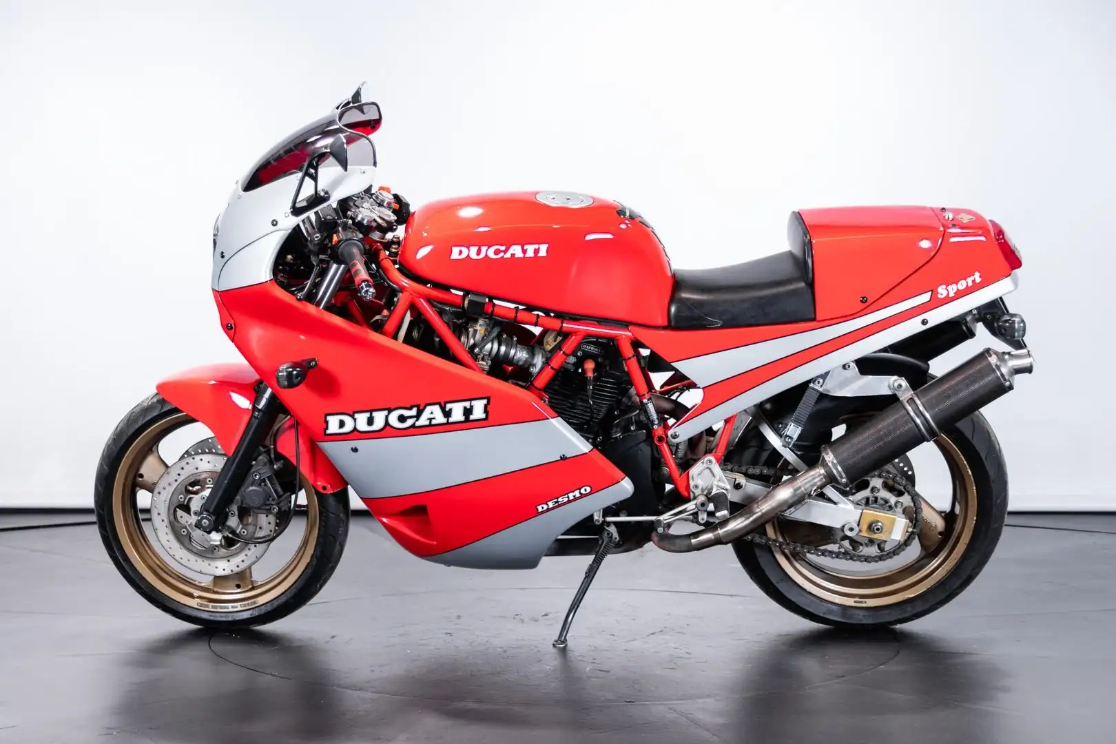 Ducati 750 Sport Red - 1